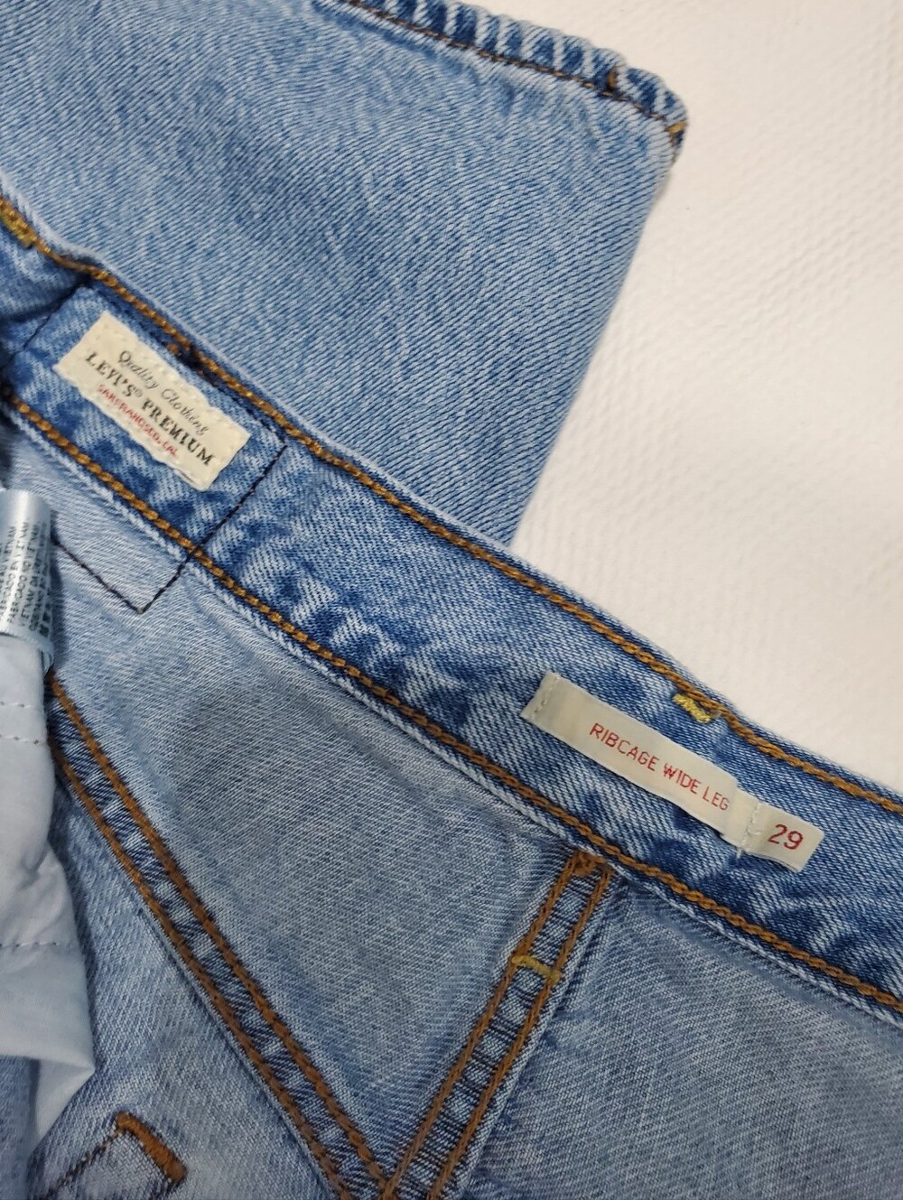 Levi's Premium Ribcage Wide Leg Jeans Free People 29 Waist - Picture 7 of 16